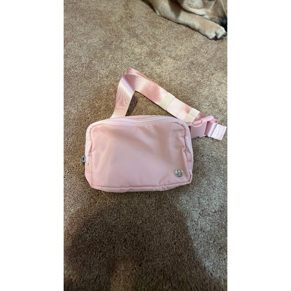 Lululemon pink belt bag pre loved excellent condition